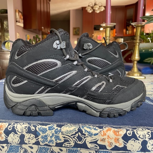 Merrell Women’s Gore-Tex Hiking Boots, size 10 - Picture 6 of 9